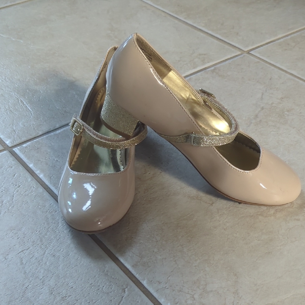 Nine West Cream and Gold Mary Jane Dress Shoes Girls Size 4